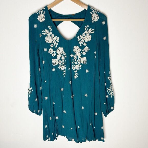 Free People Sweet Tennessee Dress S Blue Boho Rayon Embroidery Oversized Light - Picture 2 of 9